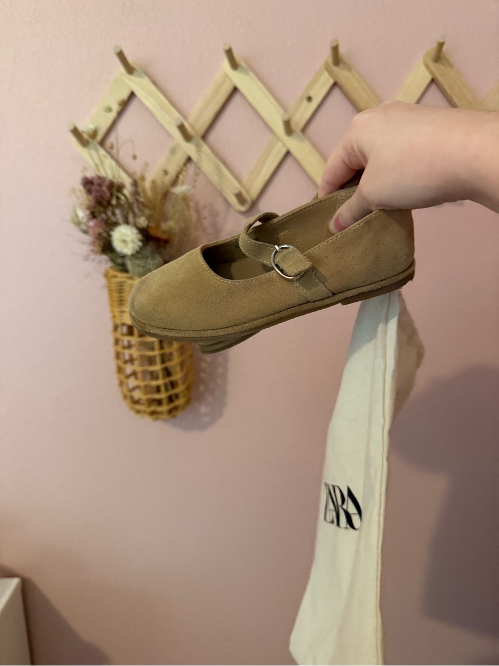 Zara Girls Kids Mary Jane Dress Shoe in Tan